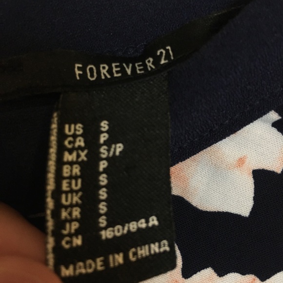 Forever 21 super cute Dark Blue crop top w/ zipper - Picture 4 of 5